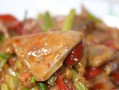 美味五香卤猪肝做法（健康又美味的家常菜，快来尝尝吧！）