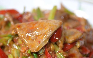 美味五香卤猪肝做法（健康又美味的家常菜，快来尝尝吧！）