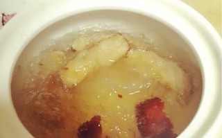 美味健康的燕窝橙汁炖品（橙香四溢，营养丰富，让你体验不一样的味道）