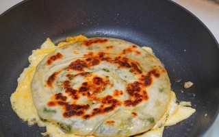 掌握意式葱卷饼的制作方法（一步步教你制作口感香脆的意式葱卷饼）