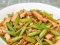 香干芹菜肉丝的家常做法（健康美味，趁热上桌）