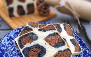 制作糖霜豹纹吐司饼干的秘诀（手把手教你制作口感香脆的吐司饼干，让你咀嚼无穷的豹纹纹路）