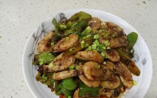 香辣北极虾的美食烹饪之道（一份美味佳肴，从选料到烹制，这里全有！）