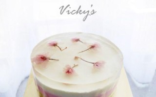 用渐变樱花制作慕斯，打造春季色彩缤纷的美食（15个步骤教你轻松制作以樱花渐变为主题的慕斯）