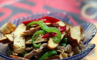 美味又营养的肉丝香干做法（用新鲜肉丝和香干，做出家常美味）