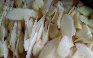 用糖和醋制出口感绝佳的姜芽小菜（用糖和醋制出口感绝佳的姜芽小菜）