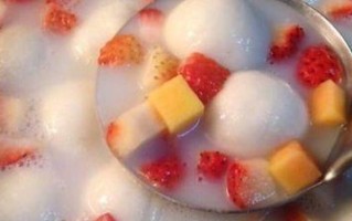 手把手教你做水果小汤圆（轻松DIY，健康美味的下午茶点心）