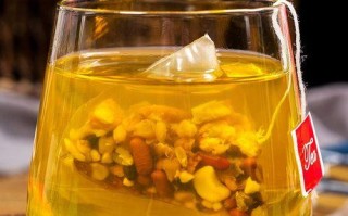 营养美味的薏米乌鸡汤制作方法（以健康为主旨，味道鲜美的家常汤）