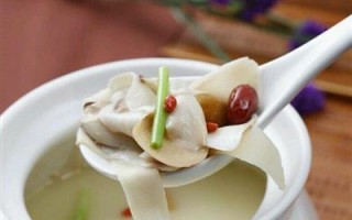 以什锦菌养生汤为主的健康饮食（餐桌上的营养宝藏）