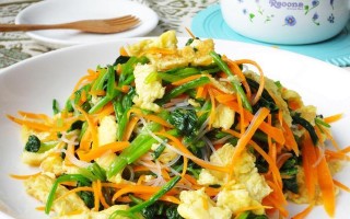 蒜蓉粉丝菠菜，让味蕾舞动的美味（清新营养的素食佳肴，简单易学的做法）