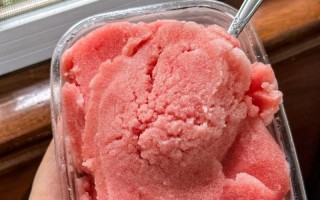 清凉夏日必备！自制以西瓜砂冰的完美做法（新鲜、美味、简单易学，让你在家也能享受夏日甜蜜）