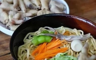 糟卤鸡杂的美食探秘（鲜香入味，口感诱人，惊喜不断）