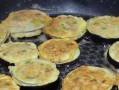教你煎出香气四溢的茄子饼（一口咬下，回味无穷，茄子饼的制作方法大揭秘）