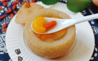 冰糖蒸雪梨，清热润肺的美味佳肴（用冰糖蒸出营养美味的雪梨）
