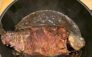 家常美食——水煮小鲫鱼（做法详解、口感清香、养生美味）