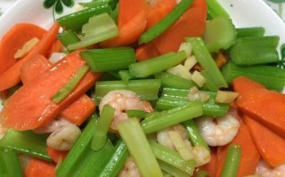 虾仁炒芹菜，清爽美味好健康（家常美食，让你健康有营养的一餐）