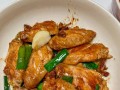清香紫苏焖鸭（秘制做法，让你轻松烹饪鲜美美味）
