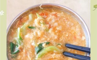 如何制作美味香菇番茄疙瘩汤（简单易学，口感鲜美，传统汤品，营养丰富）