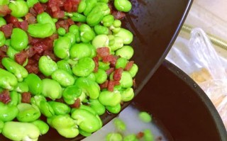 云南豆焖饭的做法（传统美食的制作方法及营养价值）