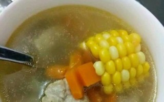 家常美食——甜玉米排骨汤（营养美味的秋季暖汤）