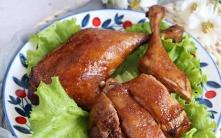 香酥蜜制鸭腿的完美做法（美味香酥，营养丰富的鸭腿美食）