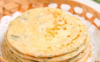 手把手教你制作香辣葱油饼（家庭厨房也能轻松制作、美味又健康、锅烙口感十足）