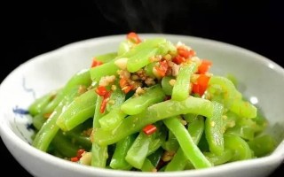 酸辣竹笋的美食做法（口感鲜美，清爽开胃，营养丰富）