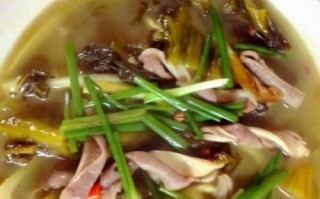 双椒酸菜炒猪肚-美味佳肴（用酸菜的酸，辣椒的辣，将猪肚调配得恰到好处）