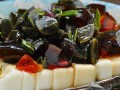 美味新式皮蛋伴豆腐，健康餐桌上的佳品（尝鲜新食材，挑战味蕾极限）