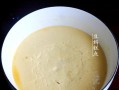美味可口的玉米面松饼（手把手教你制作健康营养的玉米面松饼）