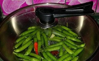 水煮豌豆，清爽爆料！（绿豆清煮，口感细腻的美味佳肴）