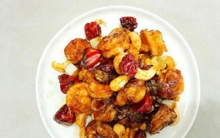 腰果虾球的制作方法（健康美味的海鲜佳肴）