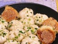 香酥可口的小油菜生煎包（用最新鲜的小油菜，做出口感独特的生煎包）