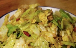 香辣包菜的制作方法（健康美味，麻辣爽口，以包菜为主的家常美食）
