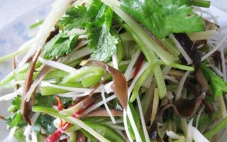 美食之旅（让你秒变大厨的绝技！洋葱老虎菜的全套制作教程）