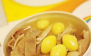 养颜白果汤，轻松美容（以白果汤为主料的养颜汤品，让你从内而外散发美丽光彩。）