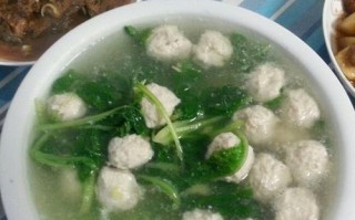 自制鲅鱼丸，美味健康从自己动手开始（用健康的方式吃海鲜，为自己和家人保驾护航）