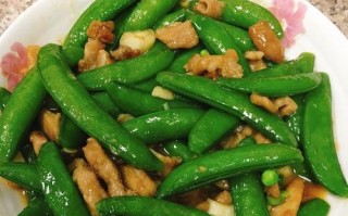美味又健康，甜豆炒牛肉丸的制作方法（美食佳肴，做饭新体验；健康养生，一口咬下的美好）
