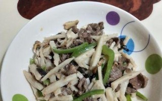 美食天堂——肉丝炒莲藕（如何制作一道口感鲜嫩、味道鲜美的肉丝炒莲藕？）