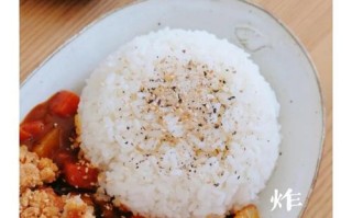自制美味炸鸡排（手把手教你制作酥脆香嫩的炸鸡排）