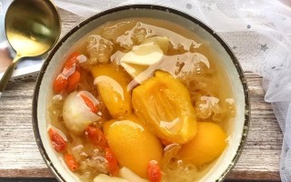 健康美味，银耳水果羹的制作方法（用新鲜水果和高营养银耳制作，味道好，健康又美丽）