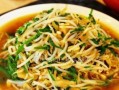 家常美食，以西芹炒豆芽儿的做法（简单易学，美味健康）