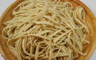 探秘纹丝豆腐的制作方法（让你在家也能做出地道的纹丝豆腐）