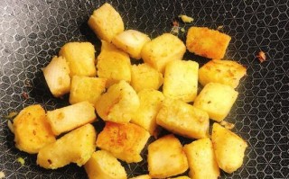 以素炒馒头丁的美味做法（健康素食新选择，营养口感双丰收）