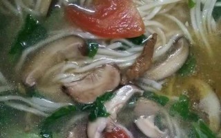 自制香菇卧蛋面（轻松学会做一碗营养美味的家常面，提升生活品质）