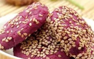 紫薯花生饼制作方法（做出口感松软、色彩艳丽的美味小点心）