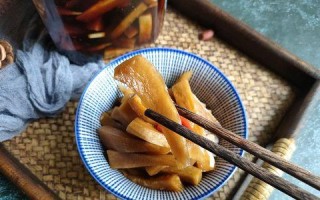 教你做好萝卜咸菜，口感爽脆又开胃（以腌萝卜咸菜为主题的家常美食制作教程）