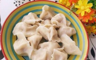 酸菜肉饺子的制作方法（享受美味，品尝家乡味道）