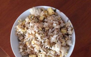 鲜香咸菜炒饭的做法（15个简单步骤，让你轻松做出一碗美味的咸菜炒饭）