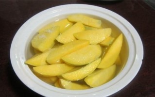 腌芒果制作指南（让你在家也能尝到美味的腌芒果）
